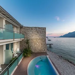Vega 3*, Malcesine Italien
